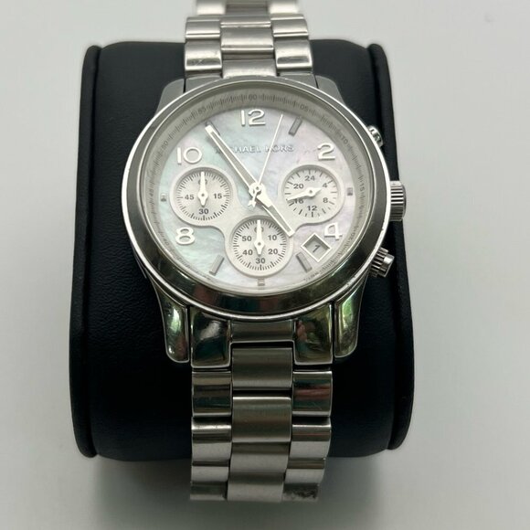 Michael Kors MK 5304 Ladies Watch  Chronograph  Mother Pearl Extra Links Working - Picture 1 of 9